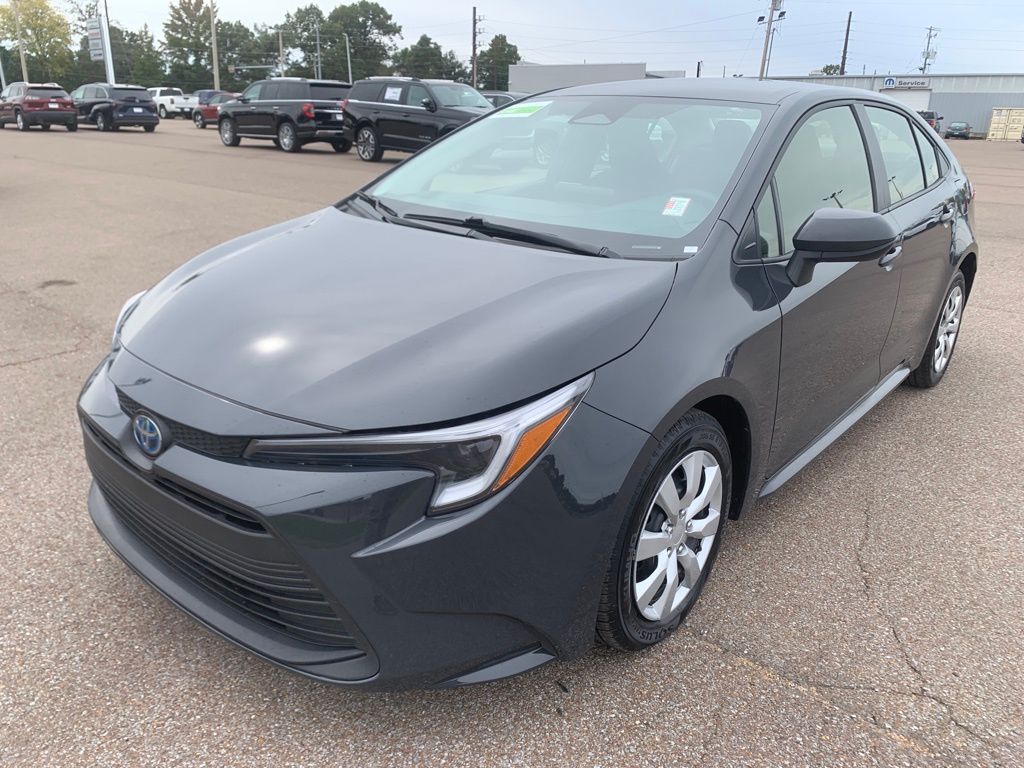 2025 Toyota Corolla Hybrid LE photo 3