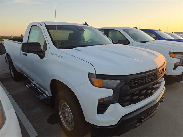 2025 Chevrolet Silverado 1500 photo 2