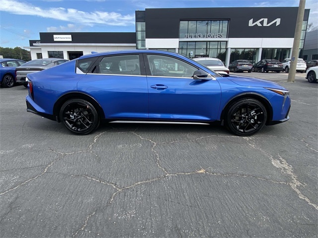 2025 Kia K4 GT-Line Turbo photo 2