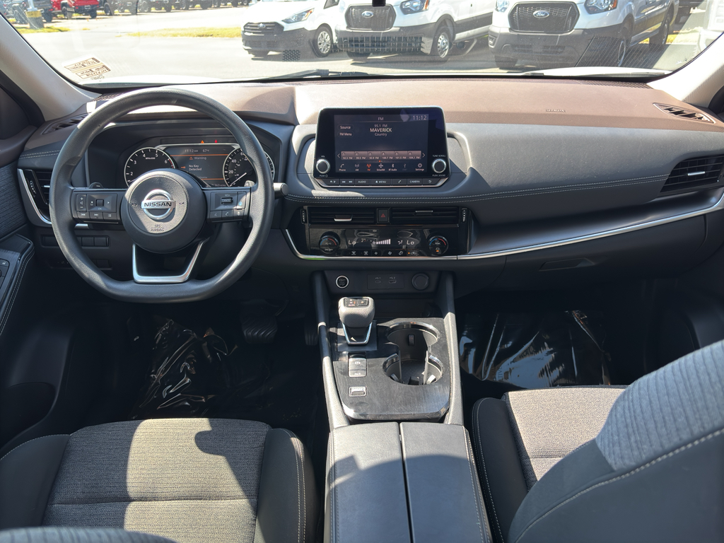2021 Nissan Rogue SV photo 18