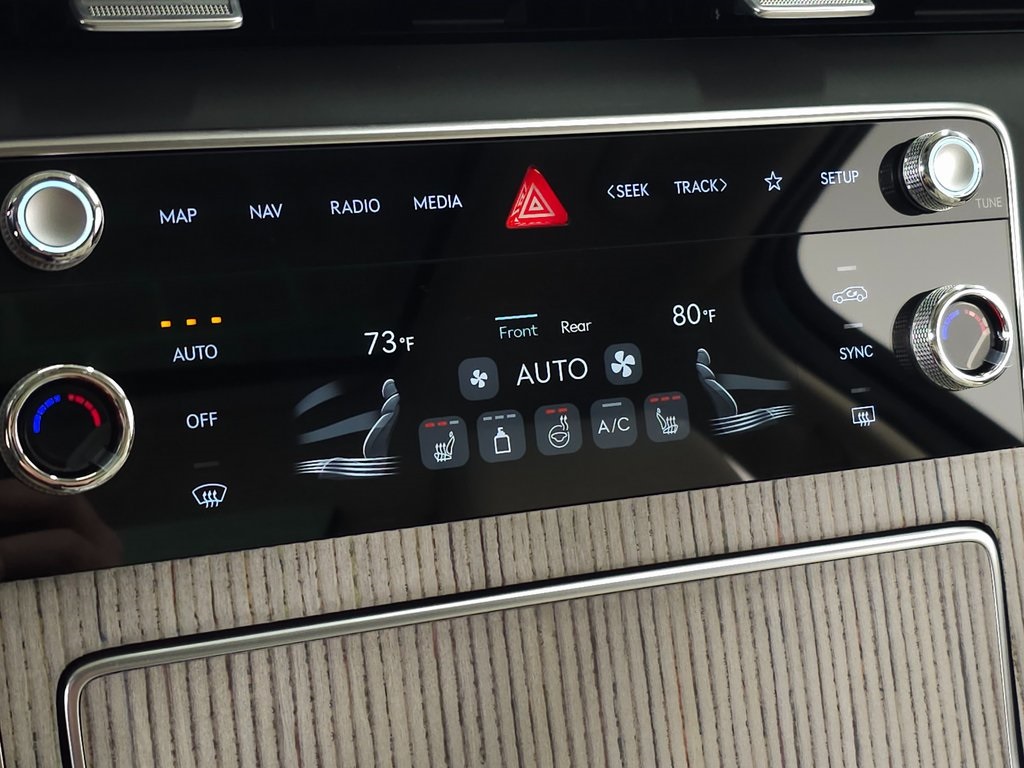2025 Genesis GV80 2.5T AWD photo 23