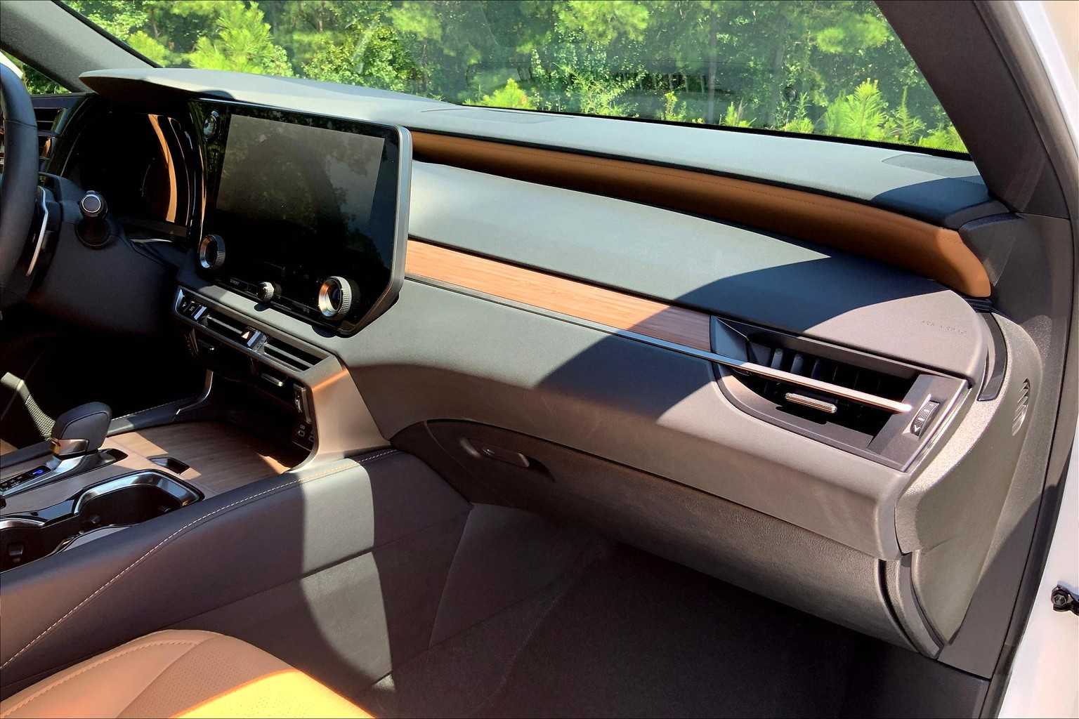 2024 Lexus RX Premium photo 17