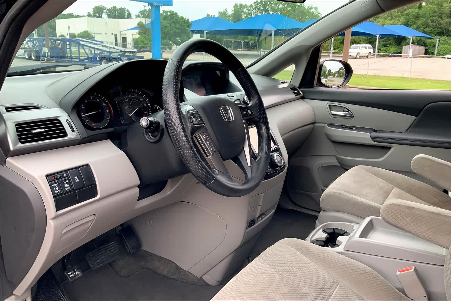2015 Honda Odyssey EX photo 15