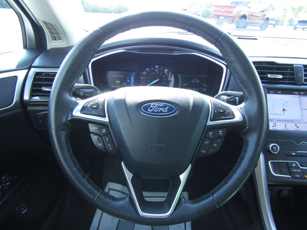 2019 Ford Fusion Hybrid SEL photo 17
