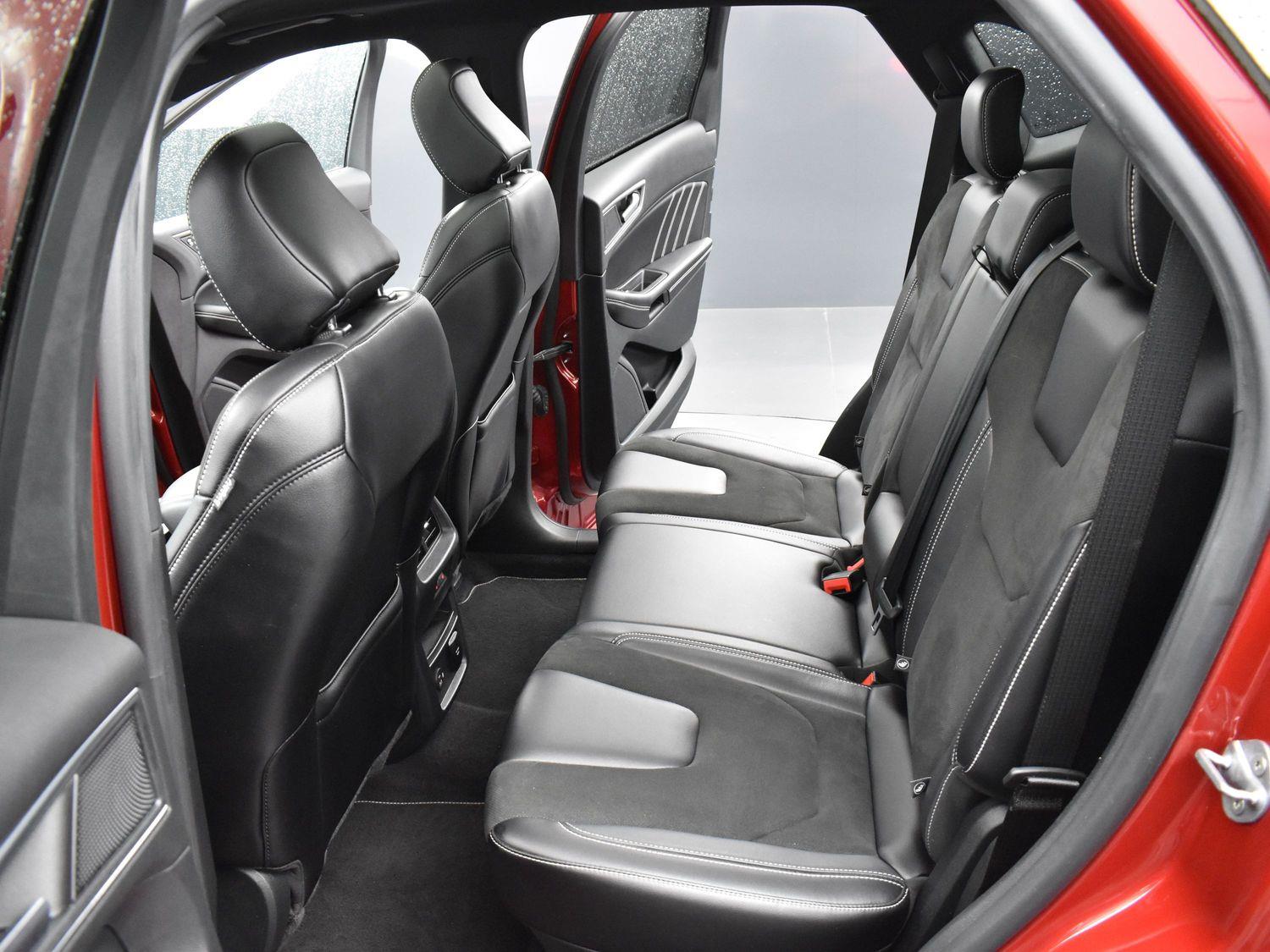 2022 Ford Edge ST photo 33