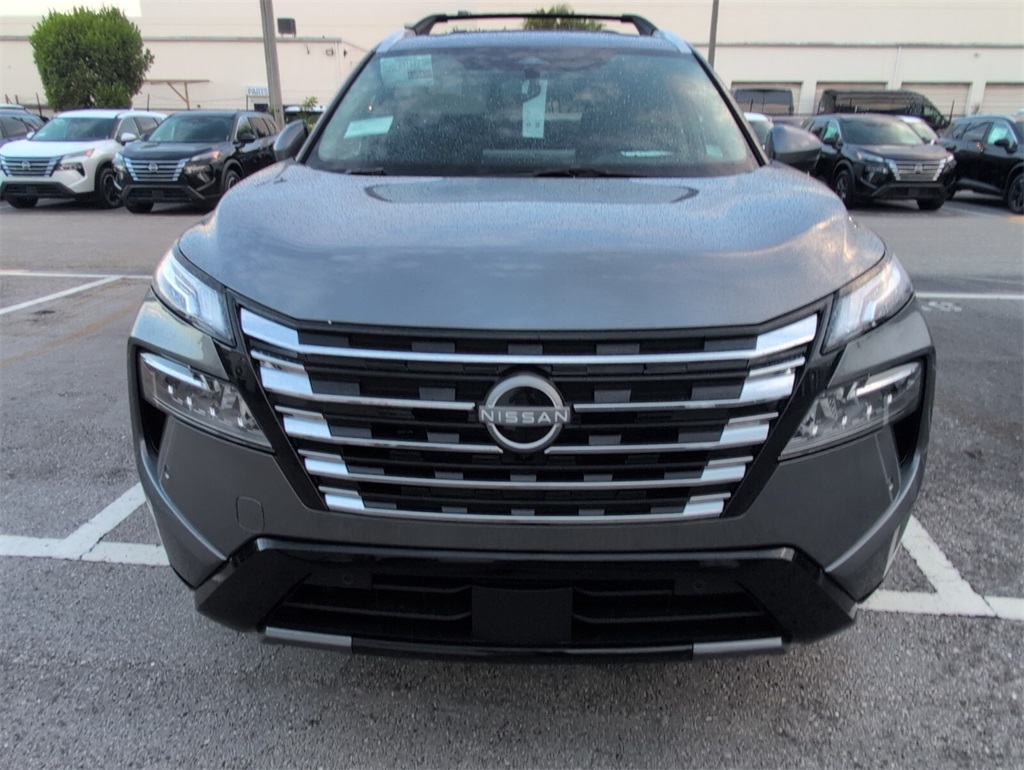 2026 Nissan Rogue Platinum photo 3