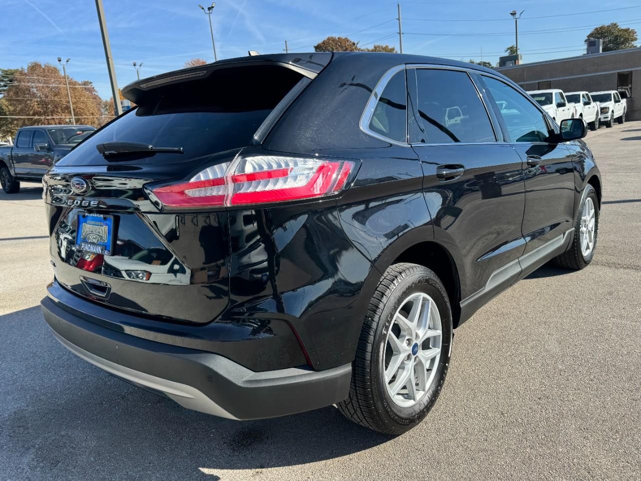 2021 Ford Edge SEL photo 3