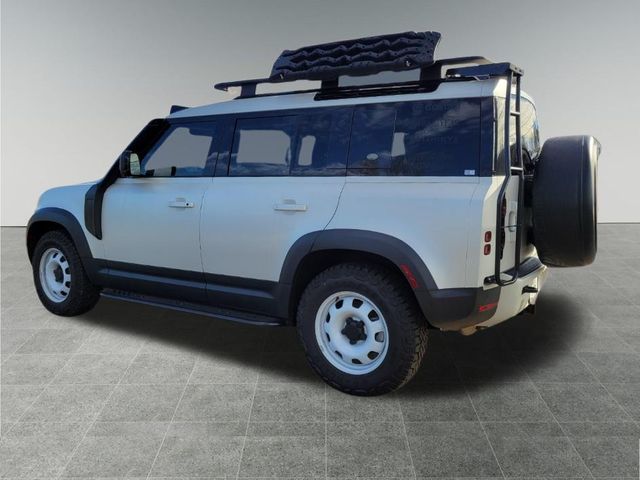 2024 Land Rover Defender 110 S photo 3