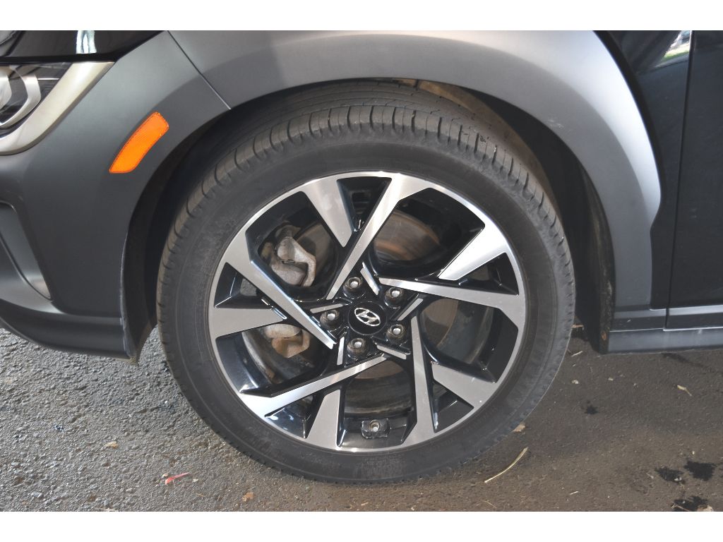 2022 Hyundai Kona Limited photo 3