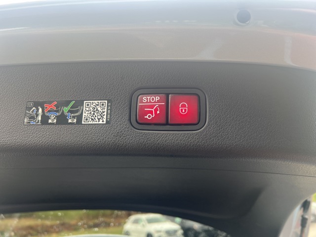 2025 Mercedes Benz GLC 350e 4MATIC photo 14