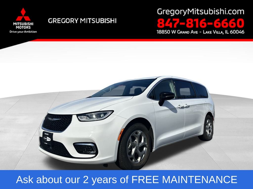 2024 Chrysler Pacifica Limited's photo