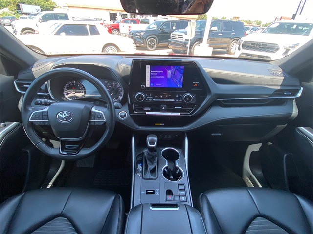 2024 Toyota Highlander XSE photo 16