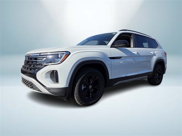 2025 Volkswagen Atlas Peak Edition SE photo 2