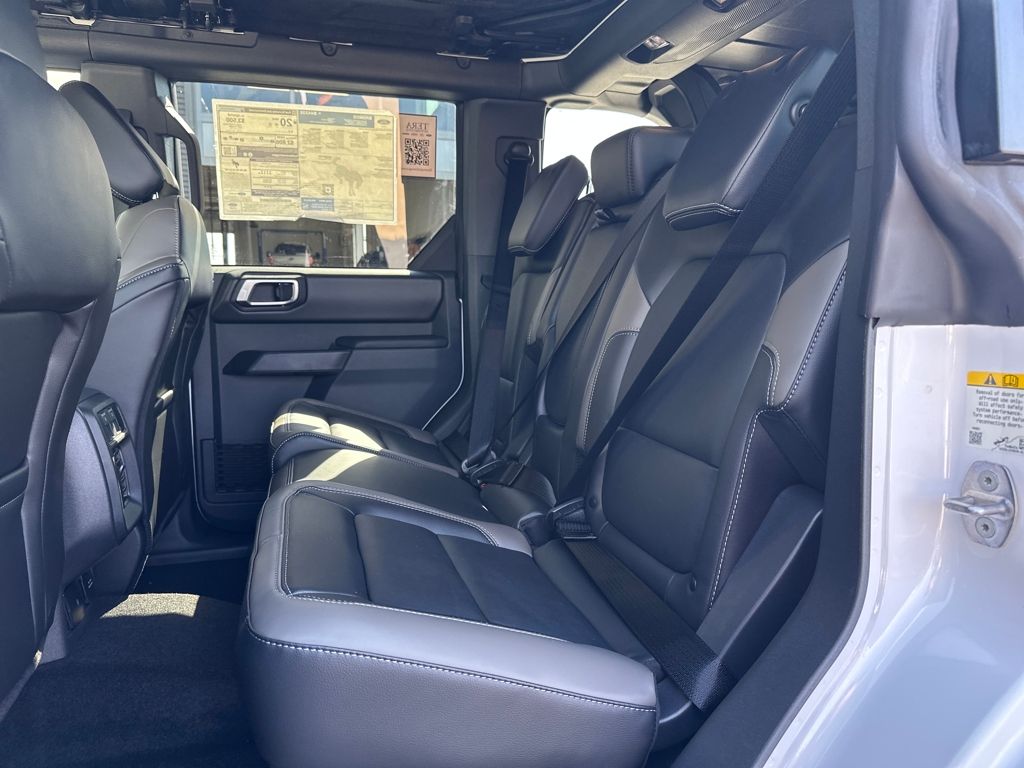 2025 Ford Bronco Outer Banks photo 4