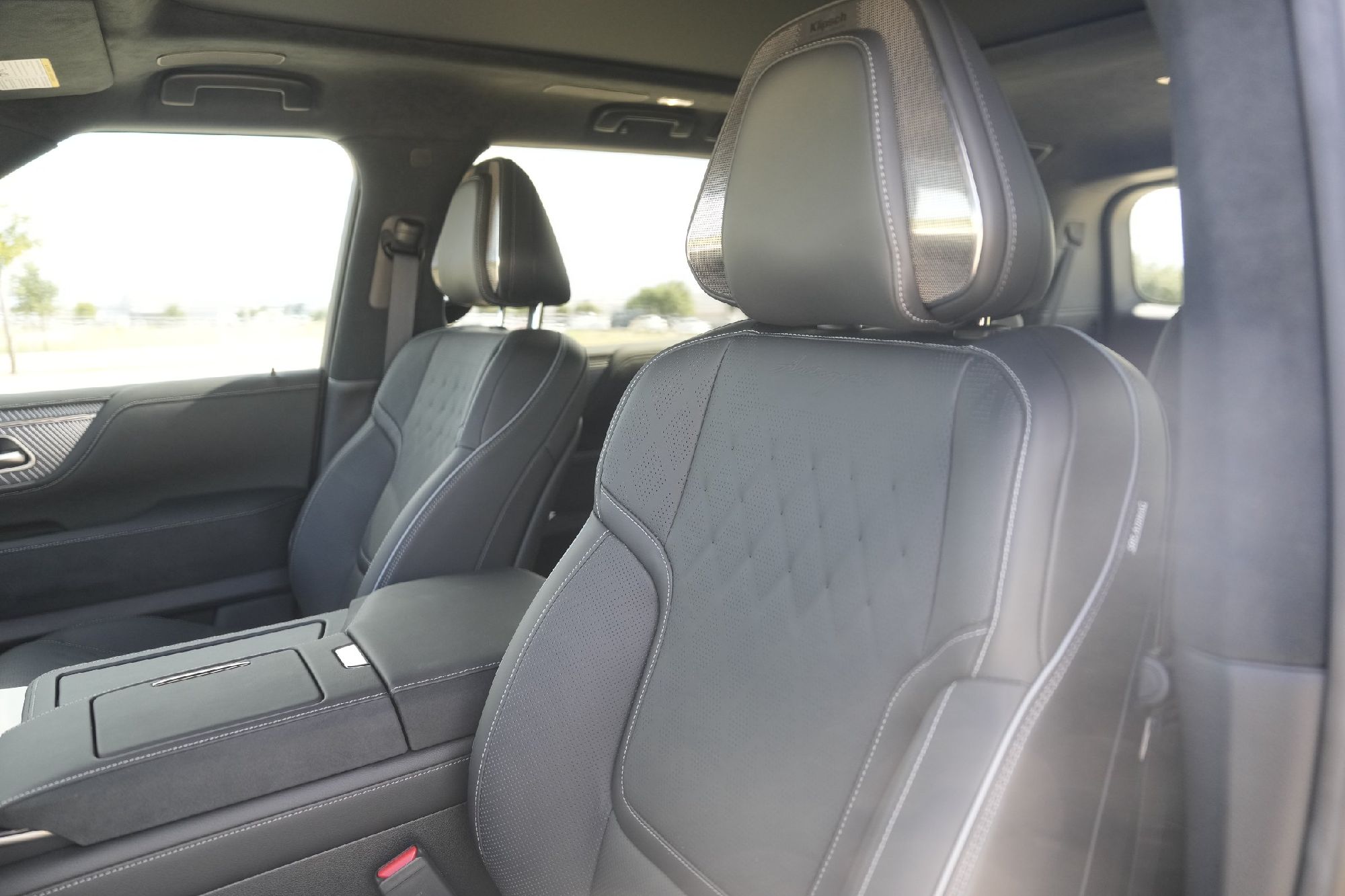 2025 Infiniti QX80 photo 7