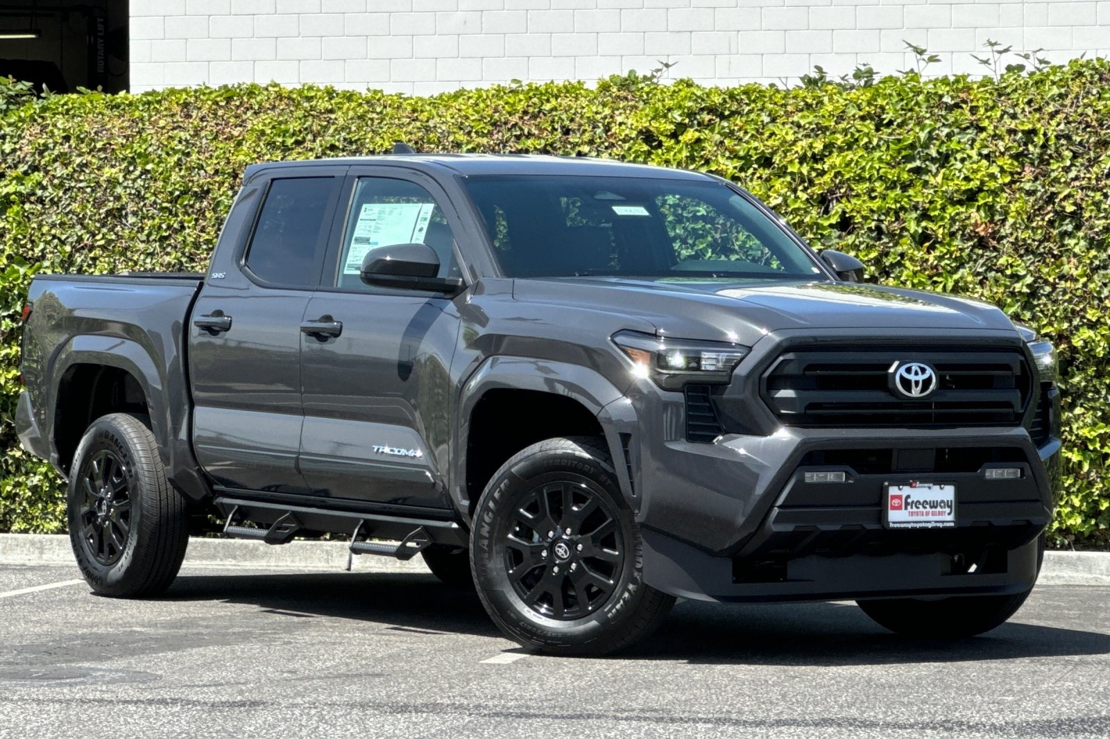 2025 Toyota Tacoma SR5 photo 2
