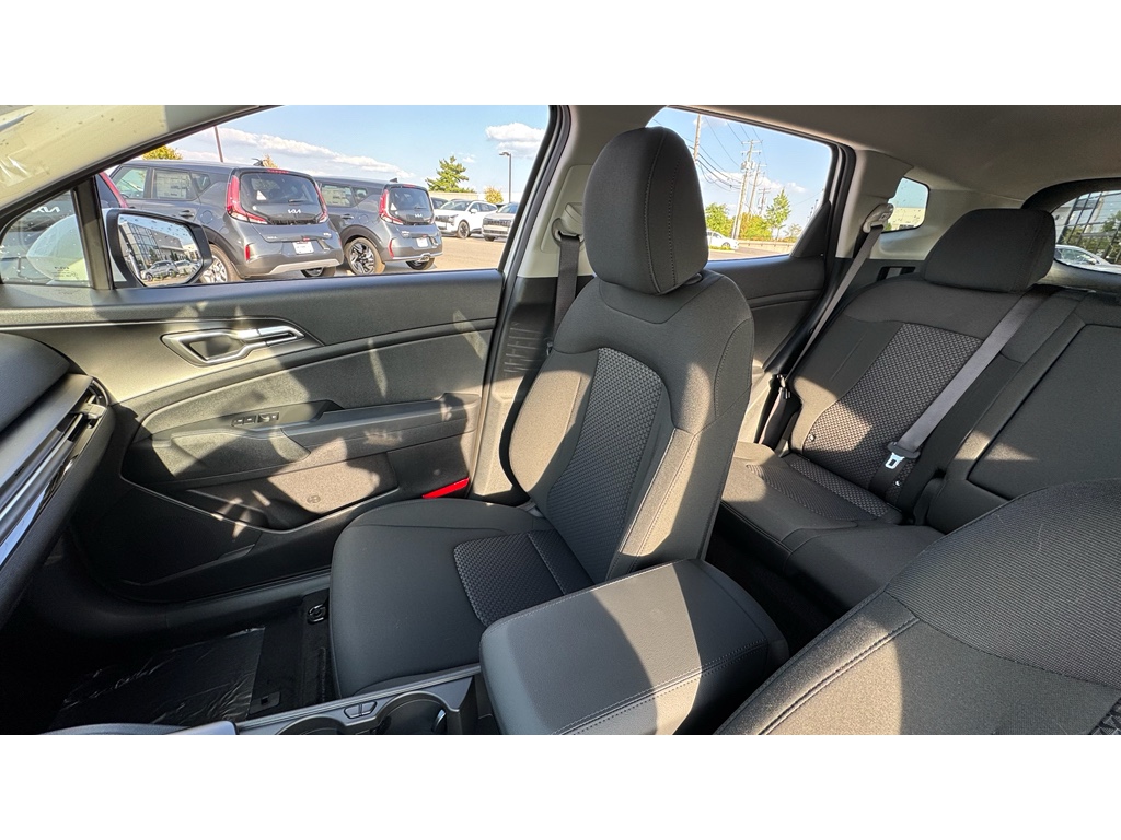 2026 Kia Sportage Hybrid LX photo 6