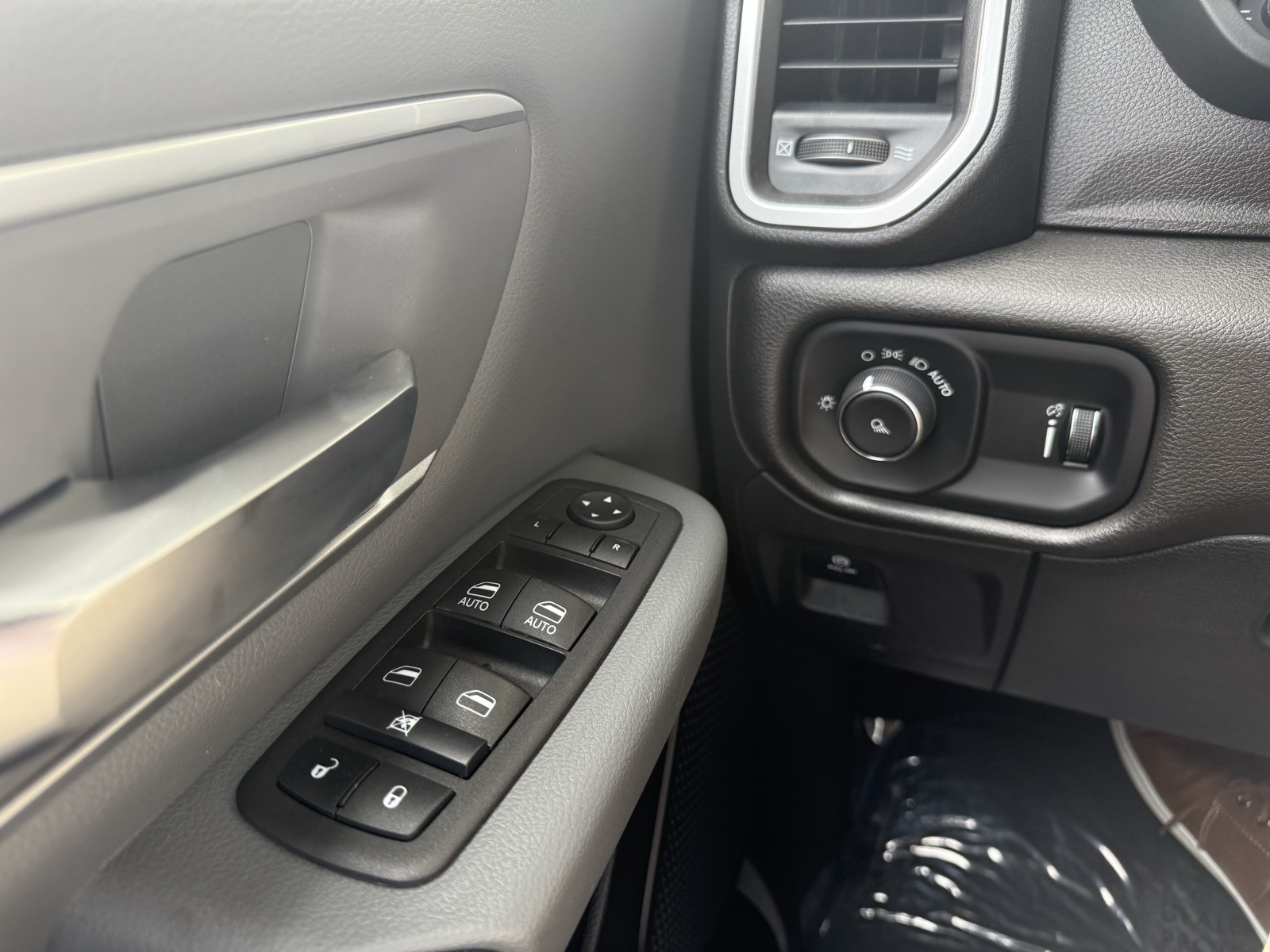 2023 Ram 1500 Big Horn Lone Star photo 17