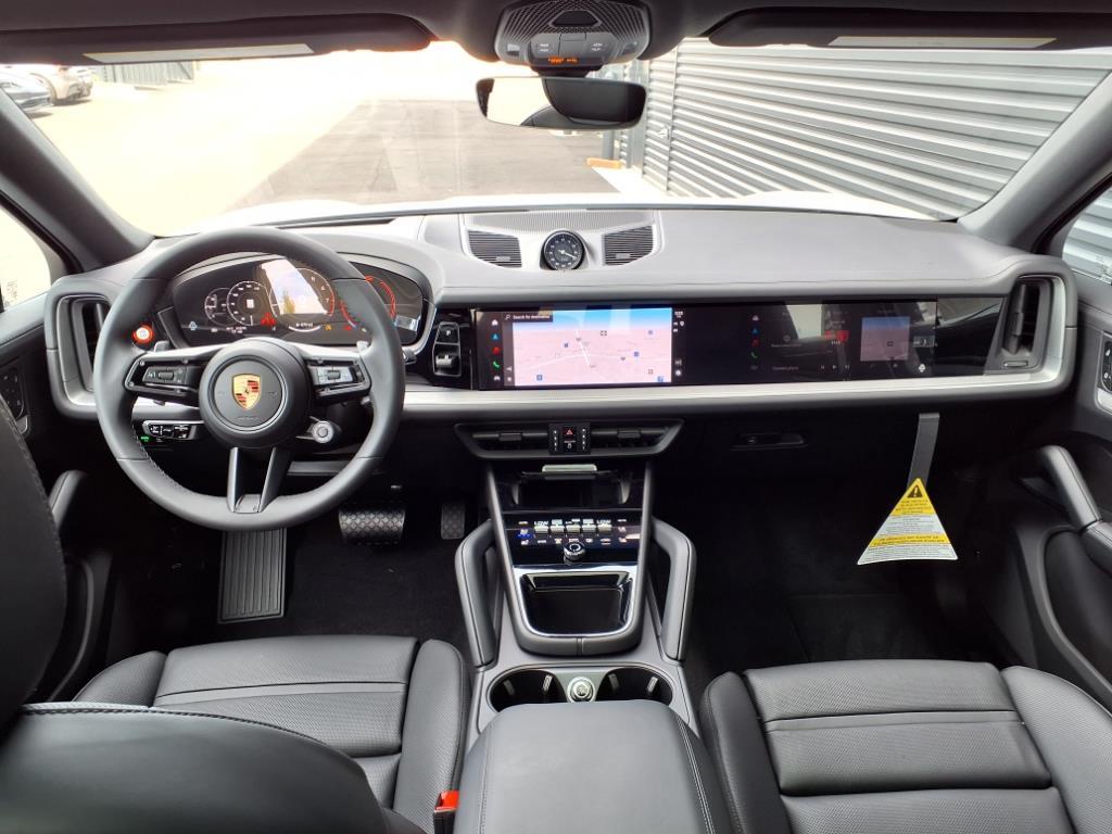 2026 Porsche Cayenne Coupe photo 23