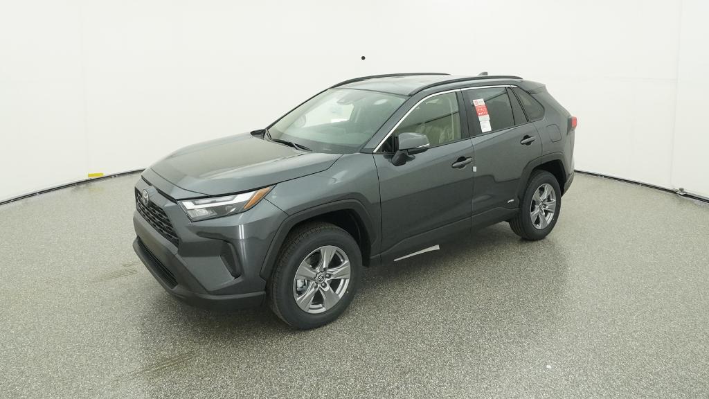 2025 Toyota RAV4 XLE's photo