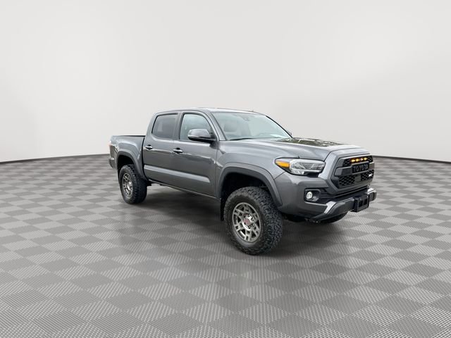 2021 Toyota Tacoma SR photo 2
