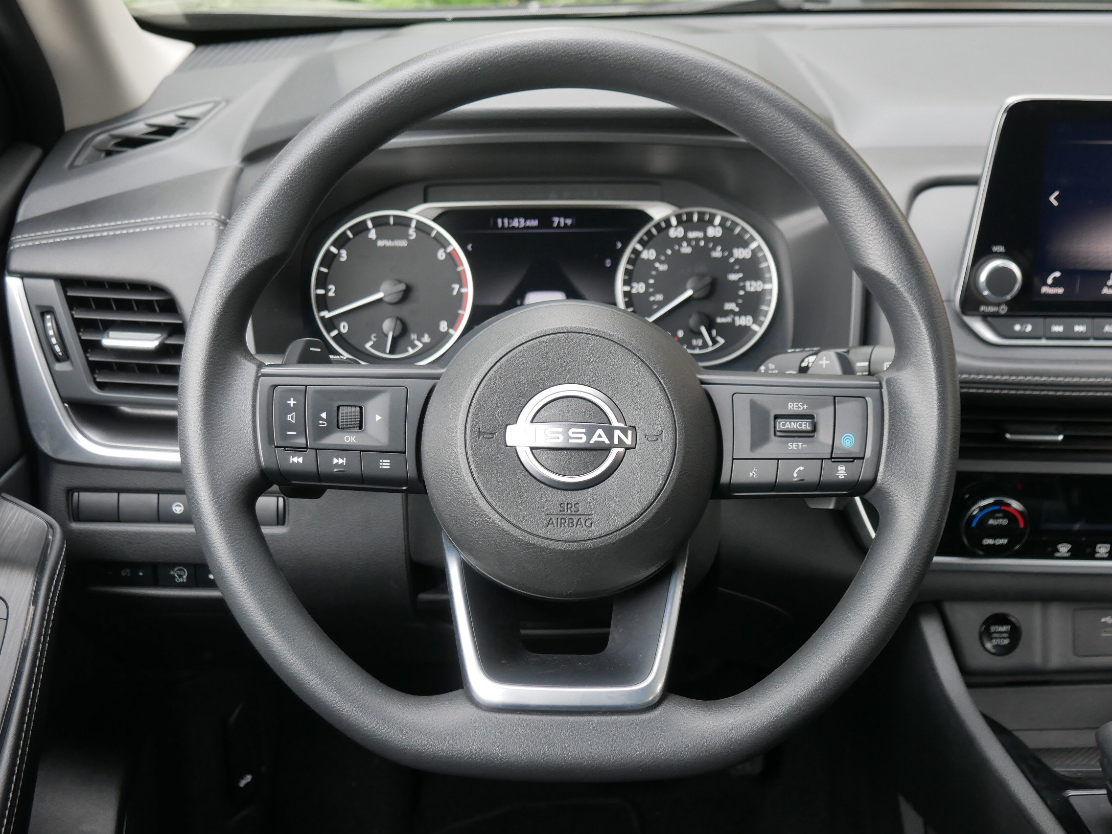 2024 Nissan Rogue SV photo 4