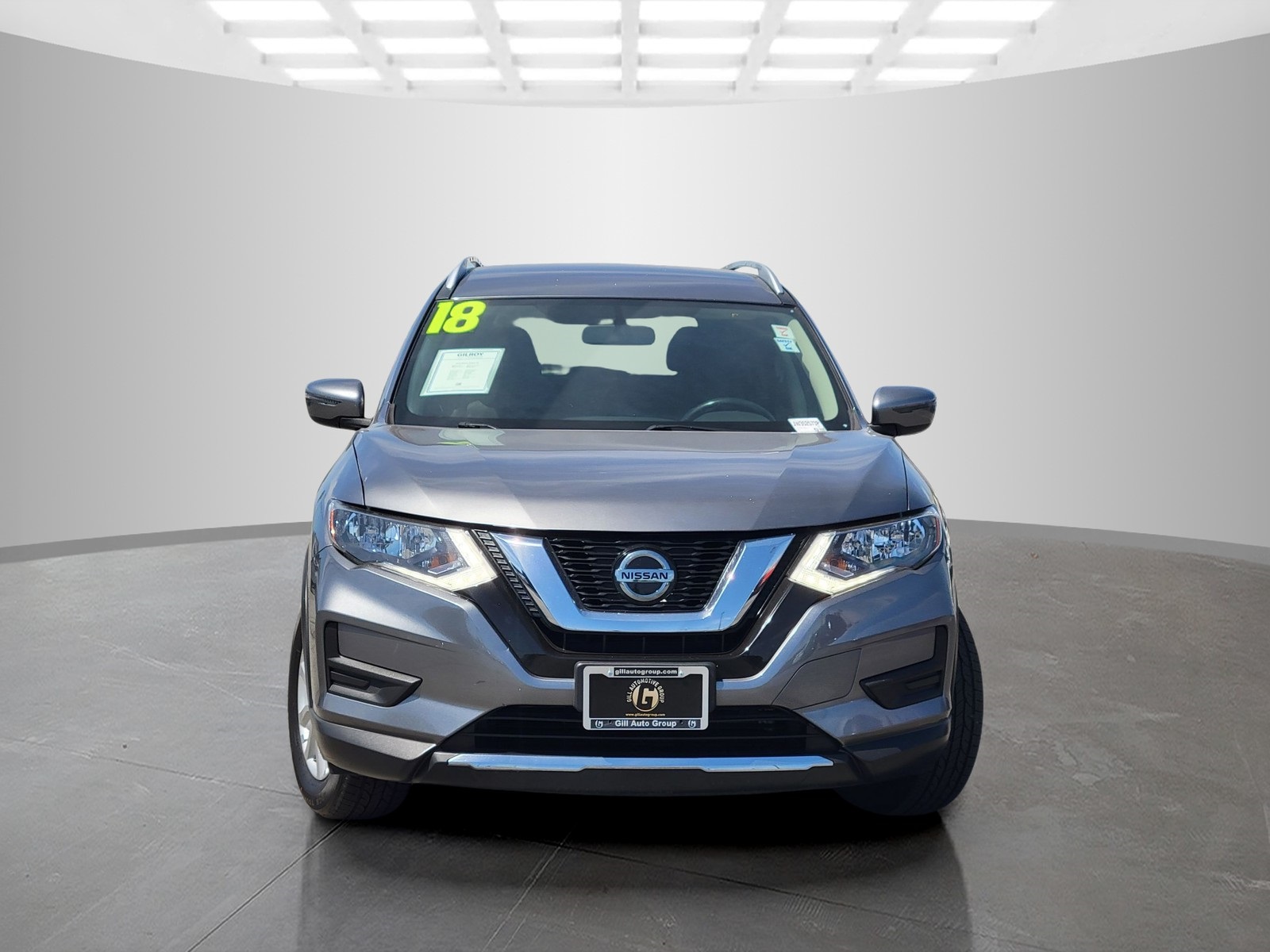 2018 Nissan Rogue SV photo 2