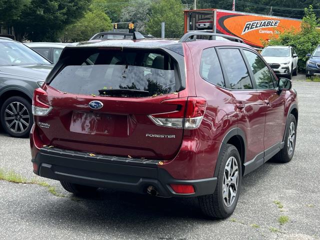 2024 Subaru Forester Premium Base photo 2