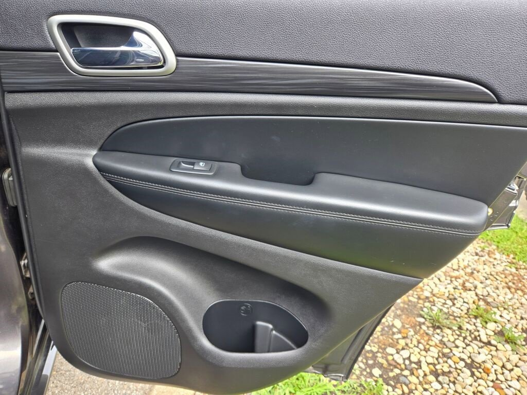 2019 Jeep Grand Cherokee Altitude photo 7
