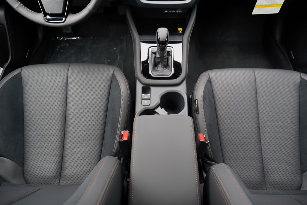 2025 Subaru Forester Touring photo 15