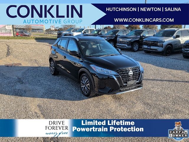 2024 Nissan Kicks SV's photo