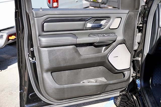 New 2026 Diamond Black Crystal Pearl-Coat Exterior Paint RAM Rebel image 31