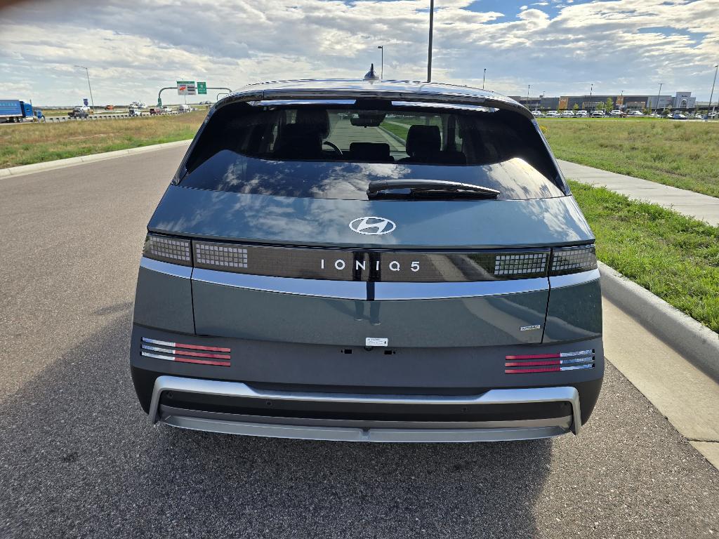 2025 Hyundai Ioniq 5 SE photo 4