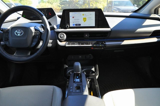 2023 Toyota Prius XLE photo 16