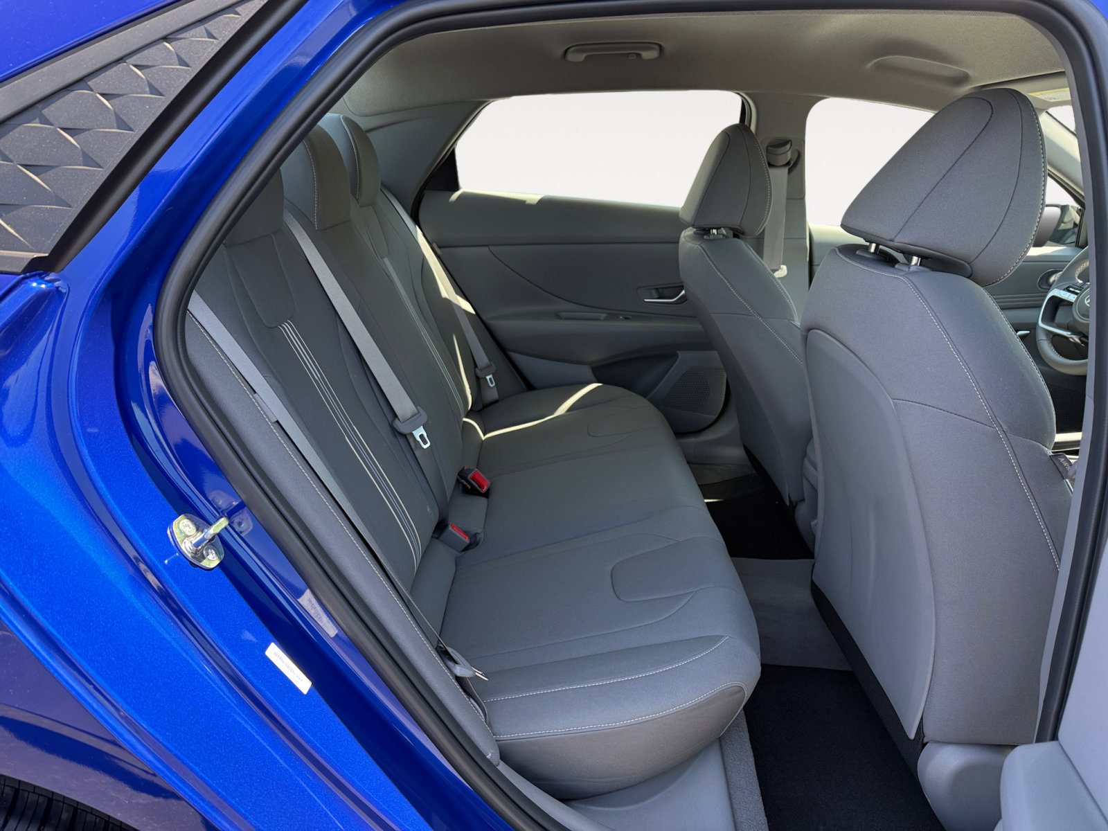2025 Hyundai Elantra SEL Sport photo 18