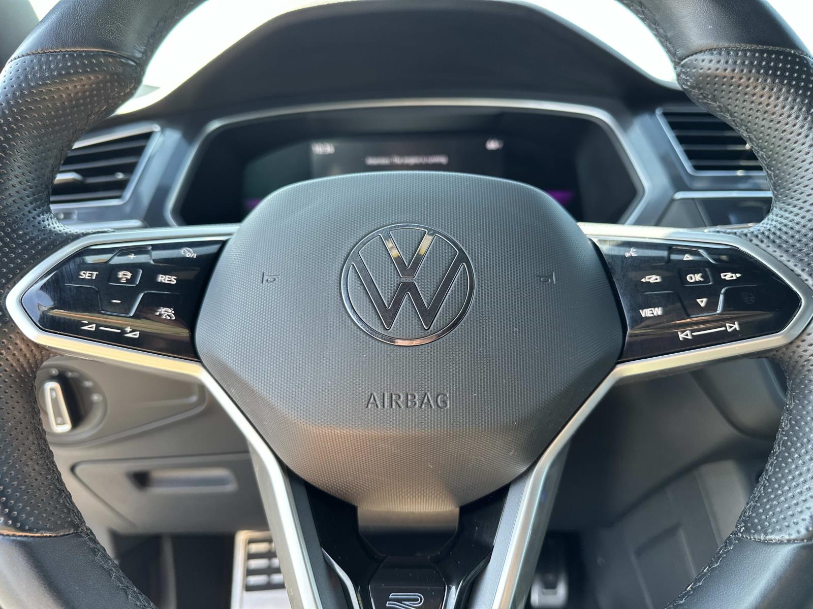 2022 Volkswagen Tiguan SE R-Line Black photo 16