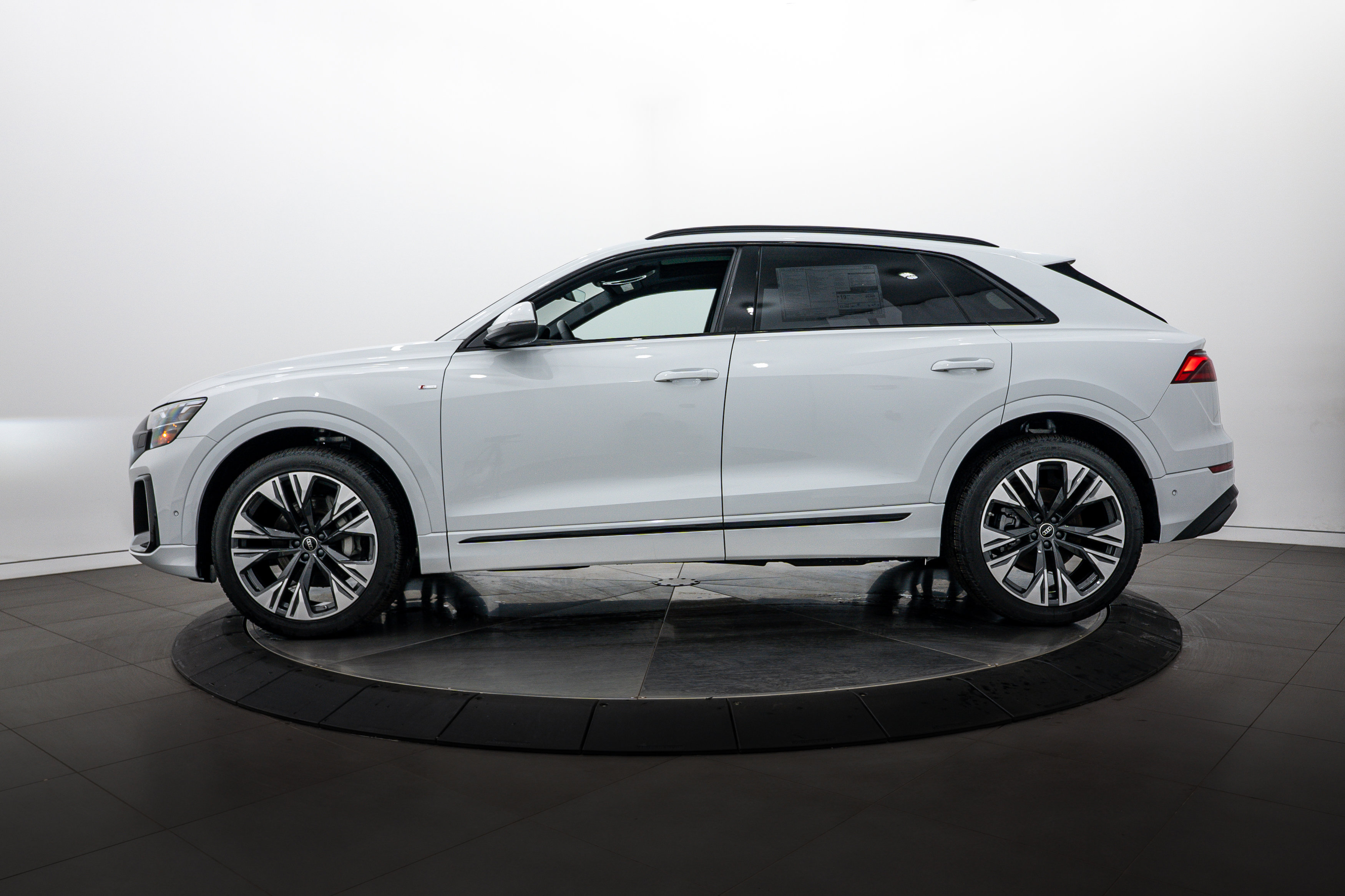 2026 Audi Q8 line Premium Plus photo 3