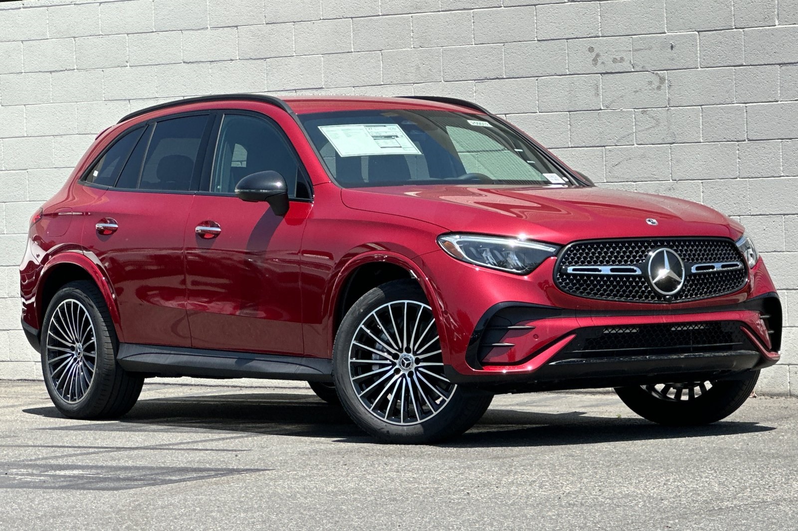 2025 Mercedes Benz GLC 300 photo 2