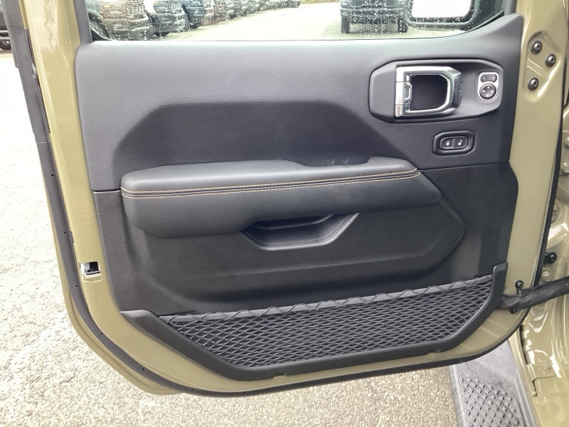 2025 Jeep Gladiator Sport photo 21
