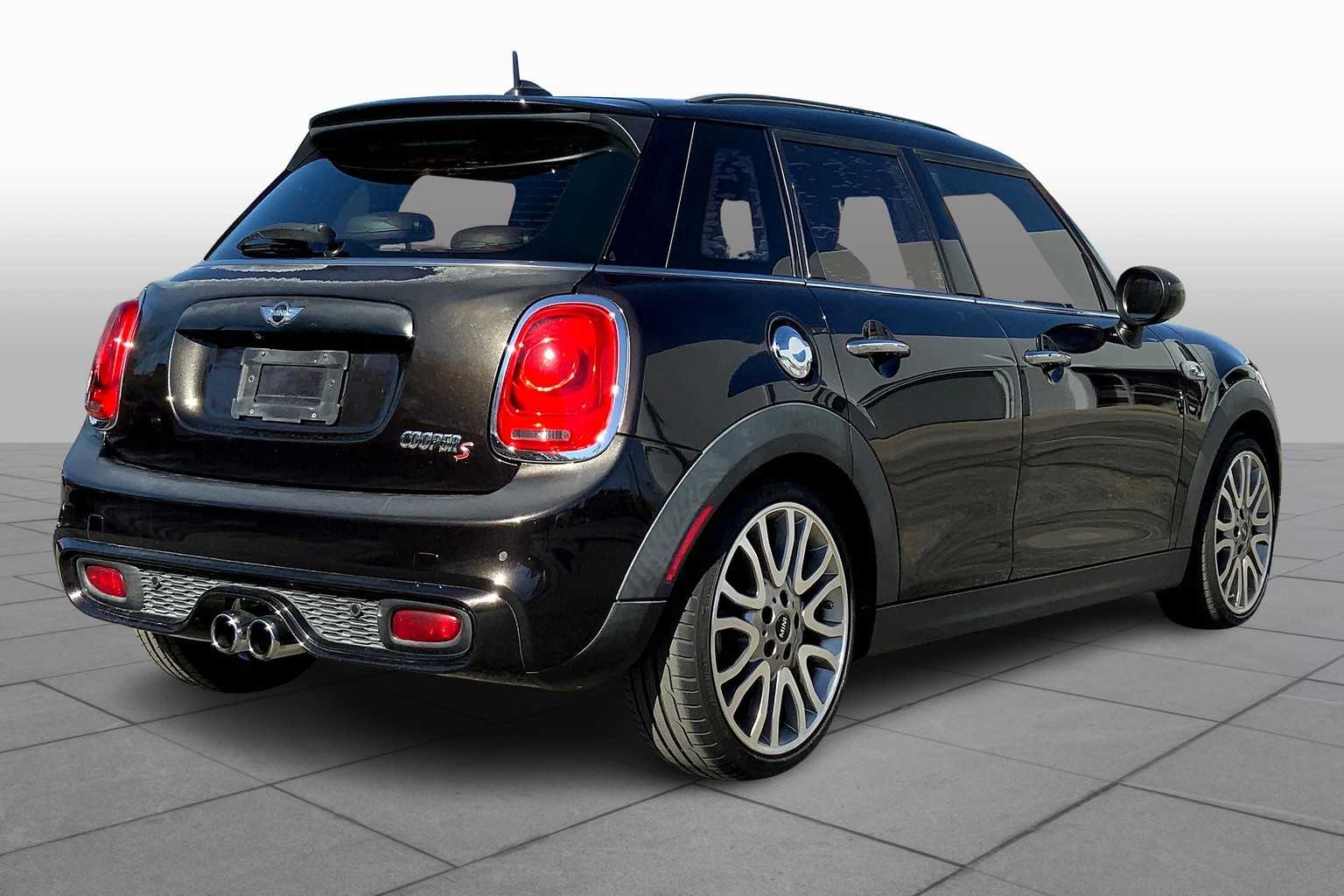 2016 Mini Cooper Hardtop 4 Door S photo 11