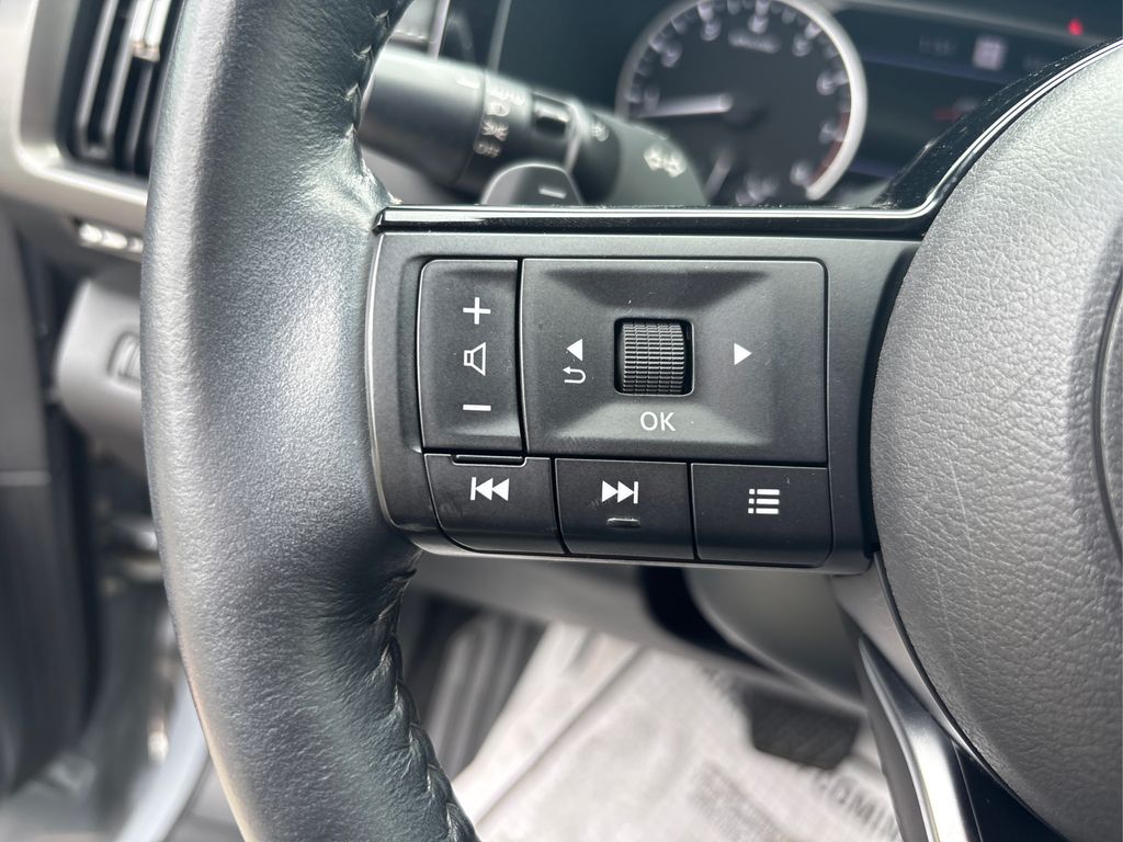 2022 Nissan Pathfinder SL photo 27