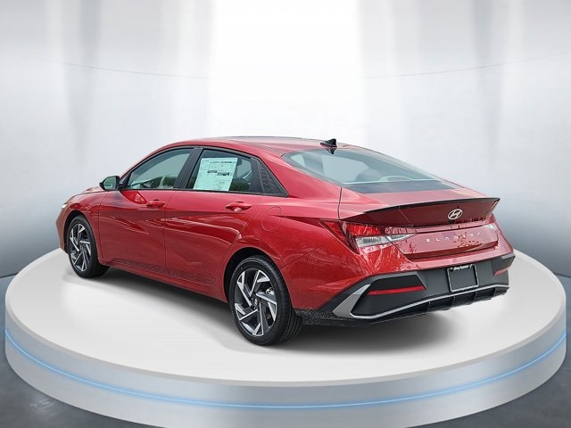 2025 Hyundai Elantra SEL Sport photo 3