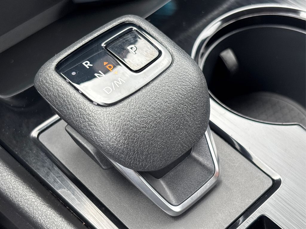 2025 Nissan Rogue SV photo 32