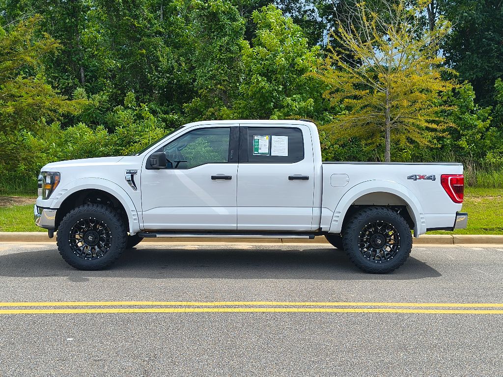 2023 Ford F-150 XLT photo 2