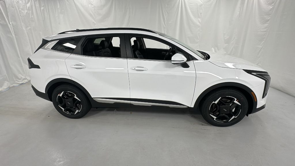 2026 Kia Sportage EX photo 2