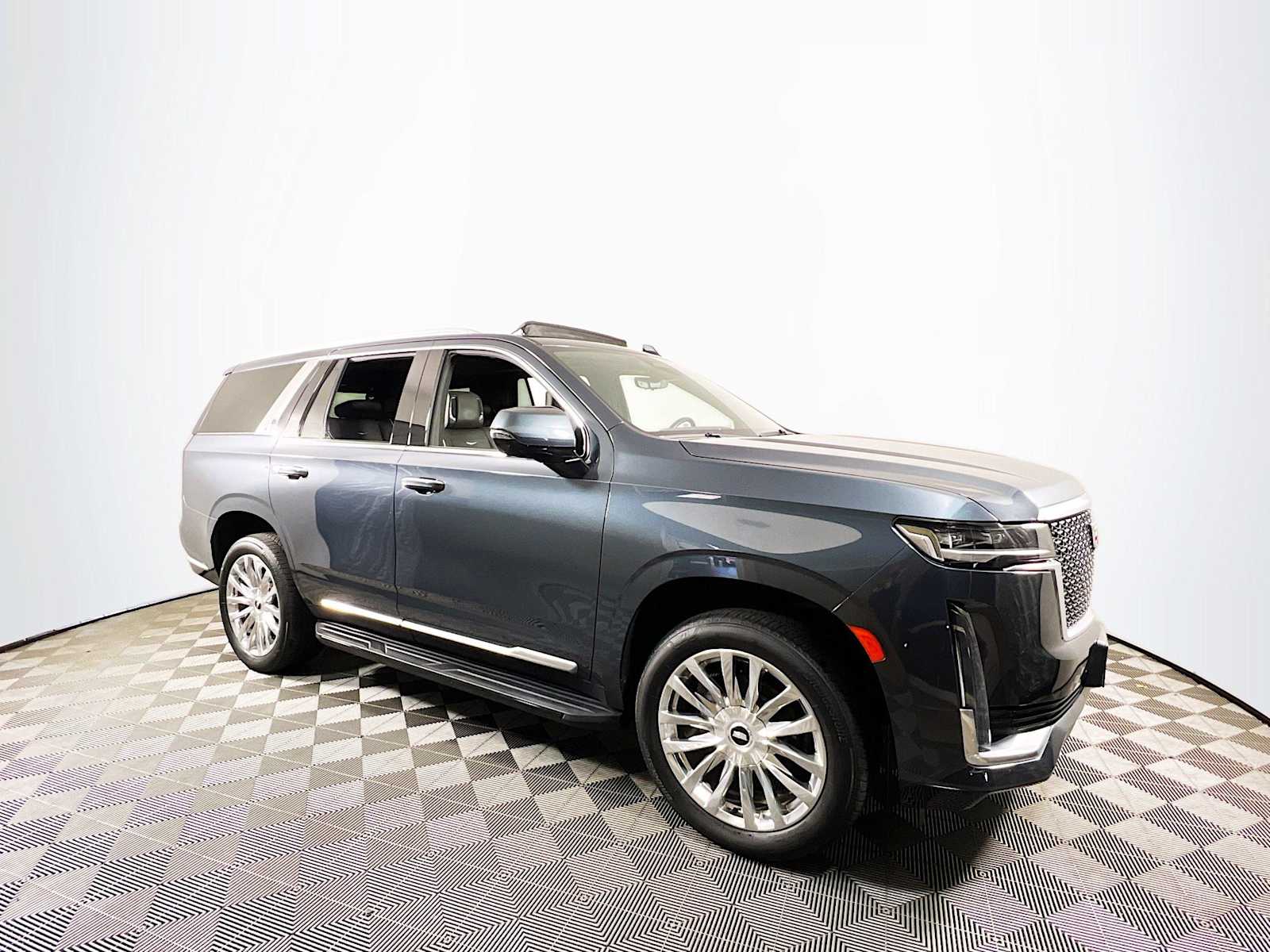 2021 Cadillac Escalade Premium Luxury photo 3