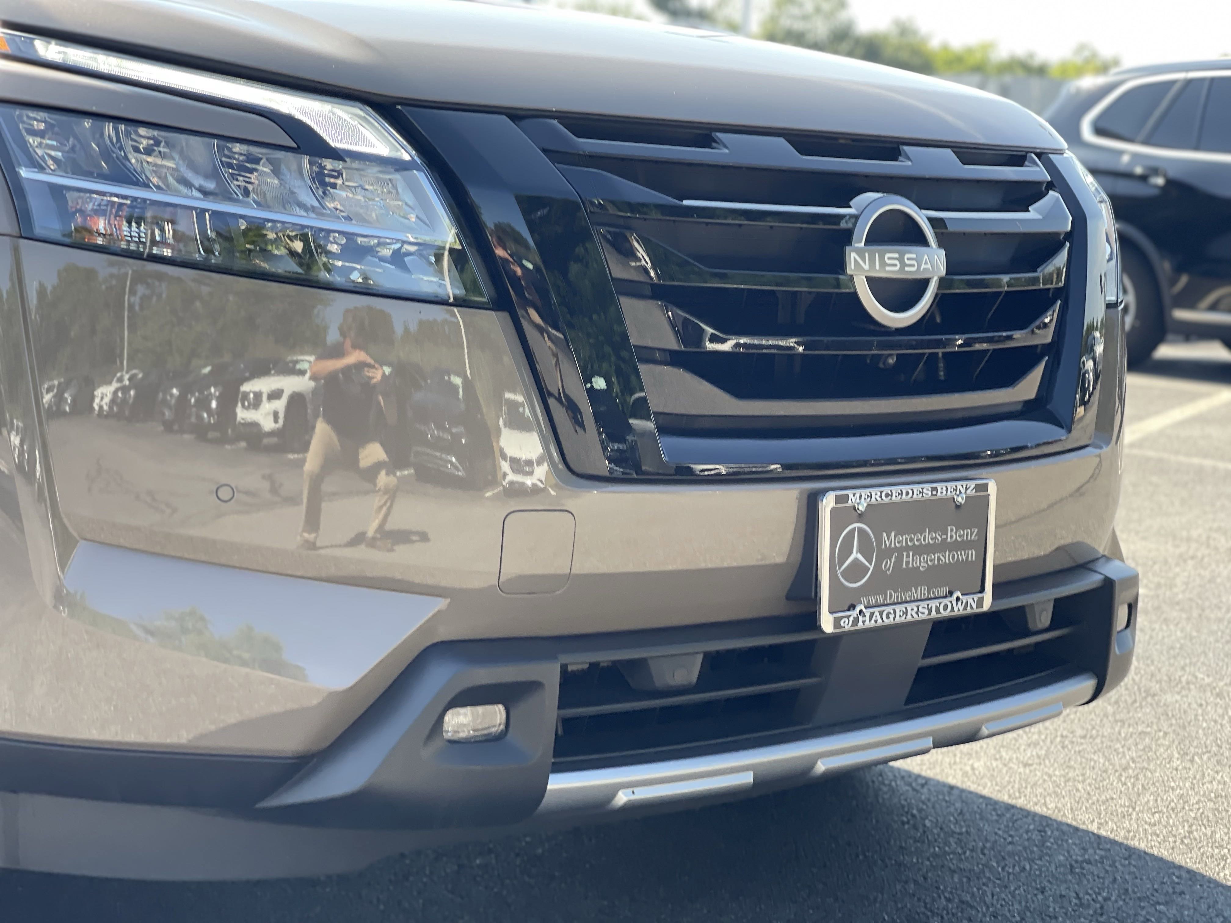 2024 Nissan Pathfinder Platinum photo 25