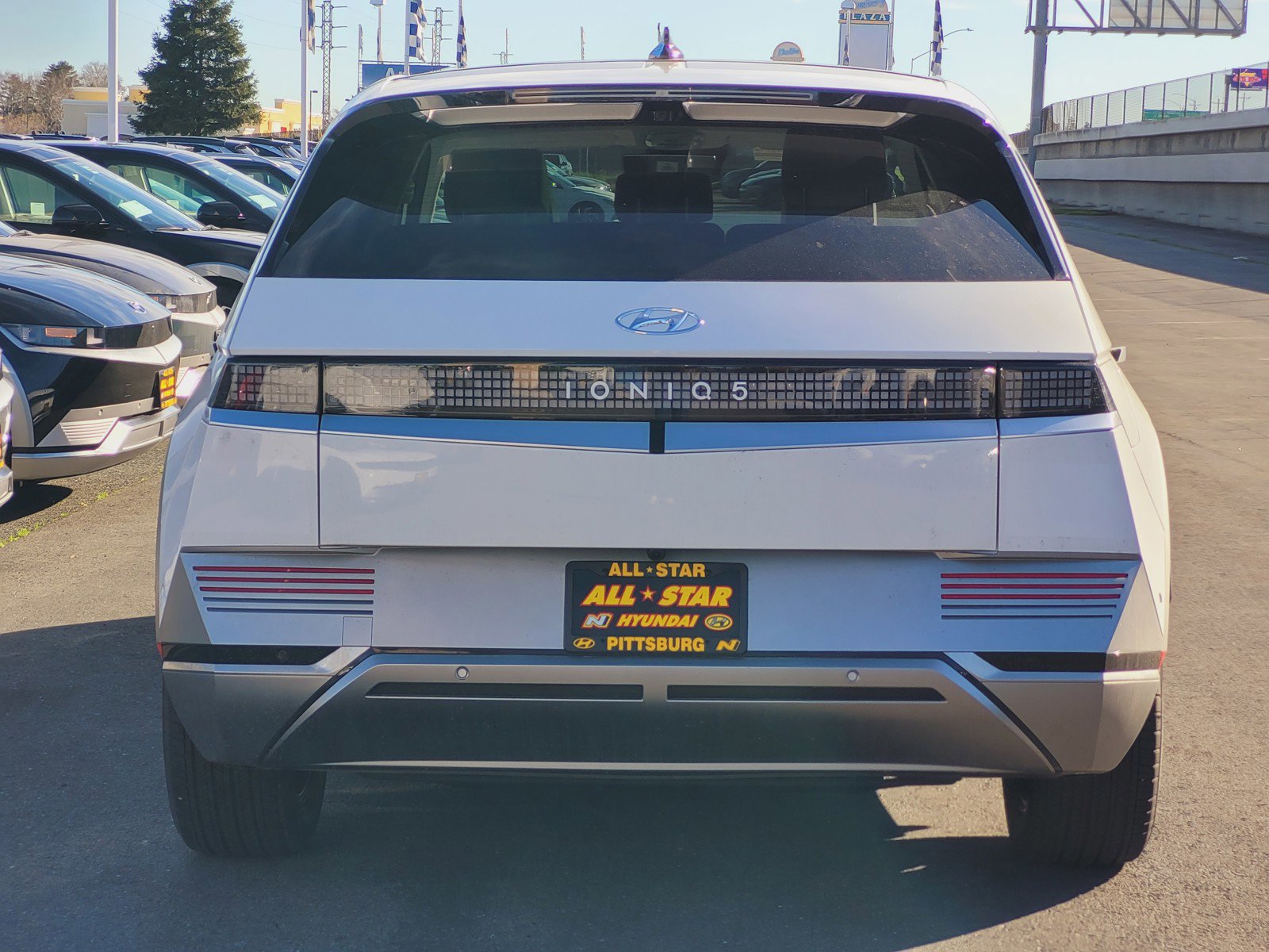 2024 Hyundai Ioniq 5 Limited photo 3