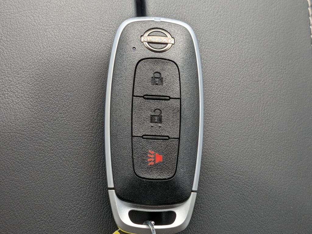 2025 Nissan Rogue S photo 22