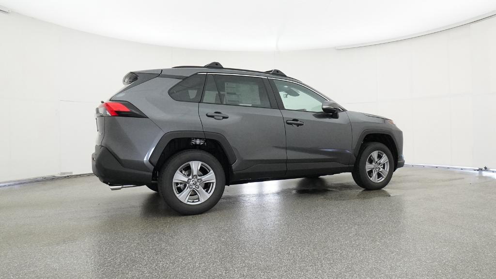 2025 Toyota RAV4 XLE photo 23
